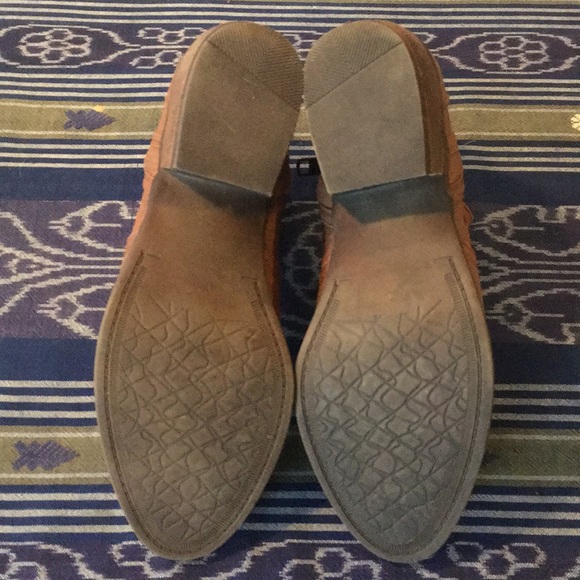 Cutout Detail Ankle Booties - Picture 6 of 6